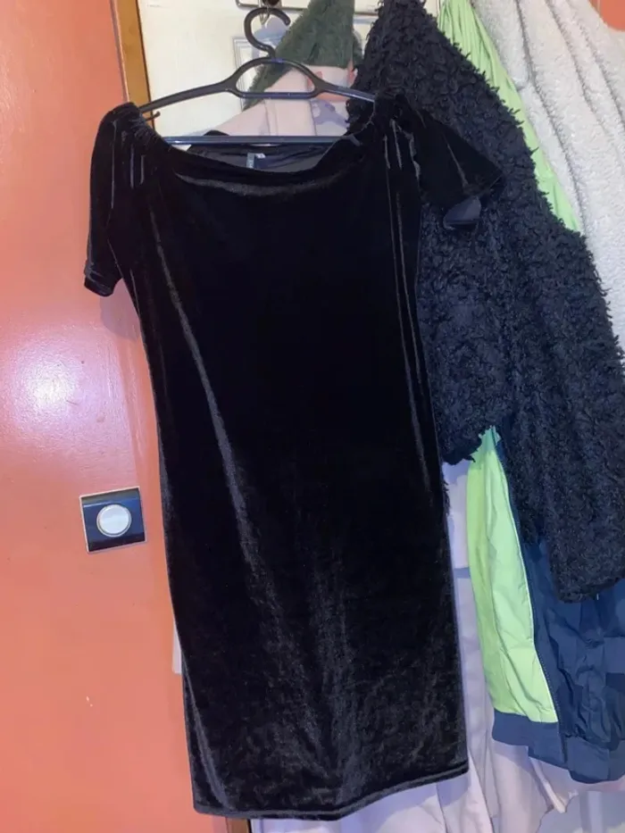 Robe velours noir classe chic fête 🍾 - photo numéro 2