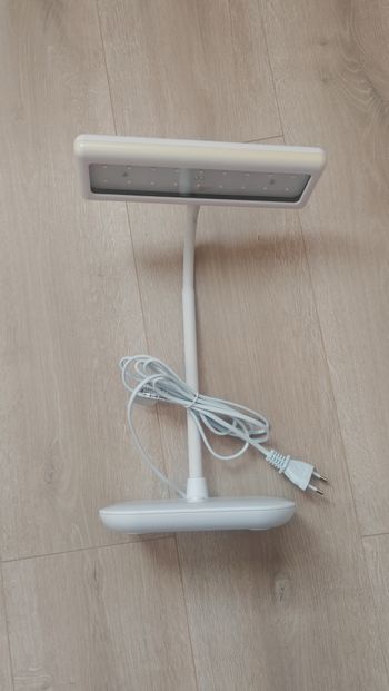 Lampe de table LED blanche