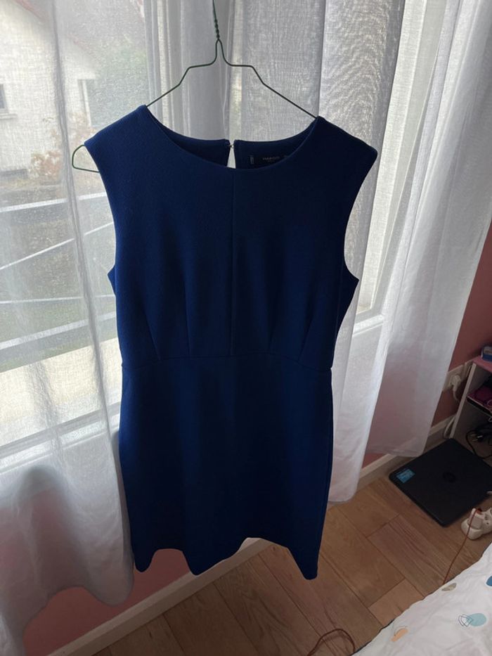 Robe droite sans manche