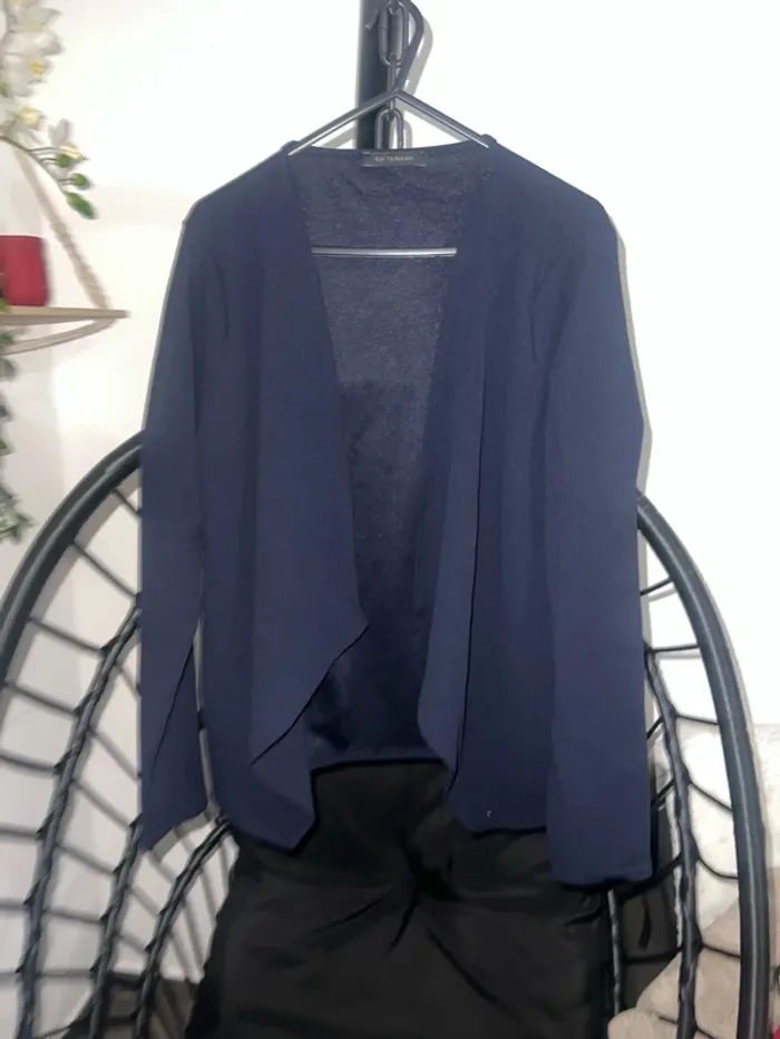 Petit gilet de couleur bleu nuit taille unique