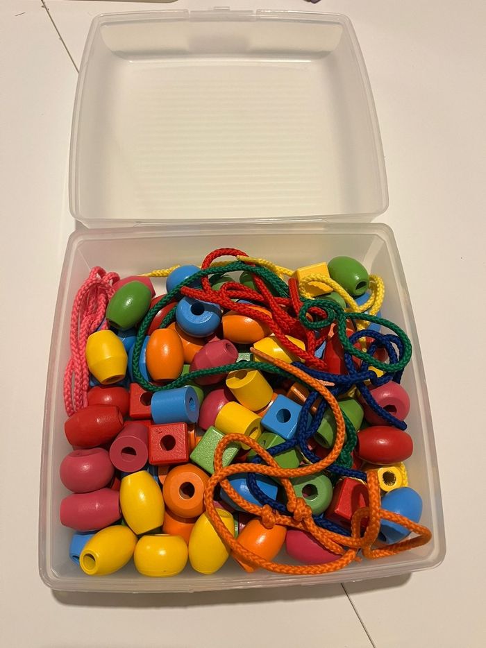 Jeu de grosses perles en bois