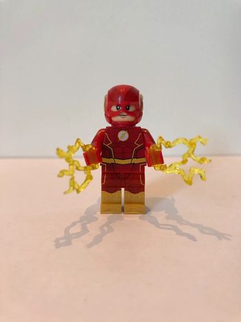 Figurine type lego Flash. Marvel