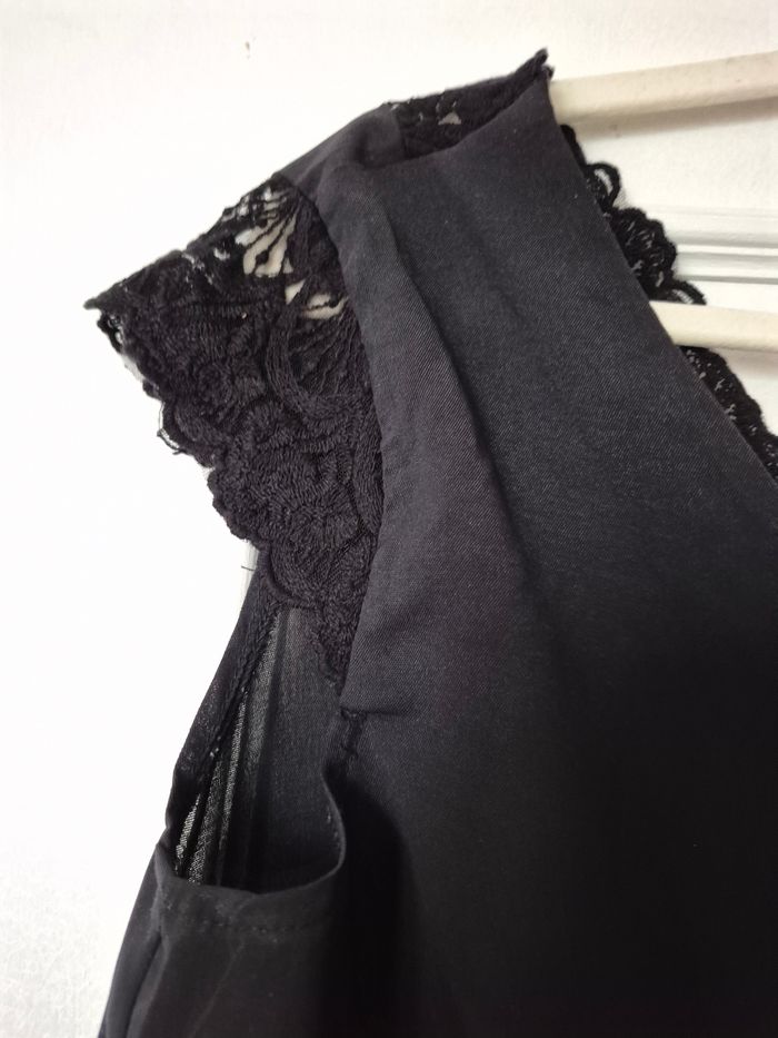 Blouse noire dos en V dentelle - photo numéro 4