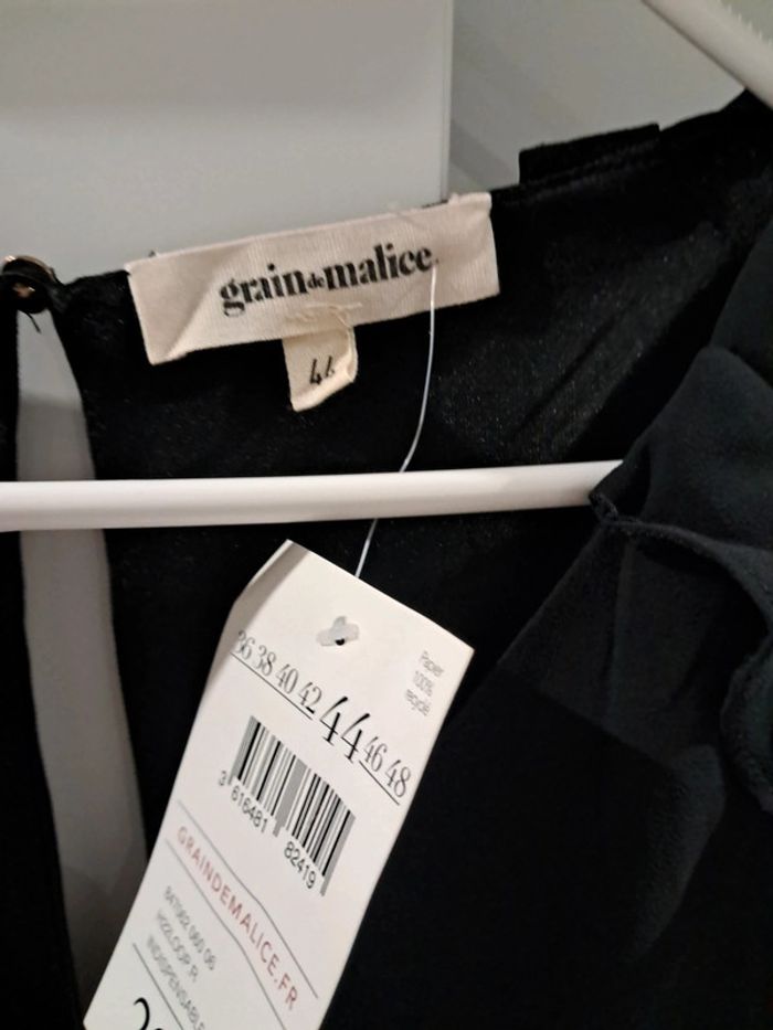 Robe v - photo numéro 3