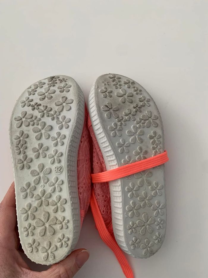 Paire des baskets - photo numéro 3