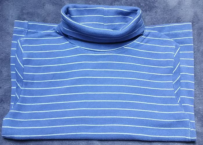 T-shirt/ sous pull col montant
