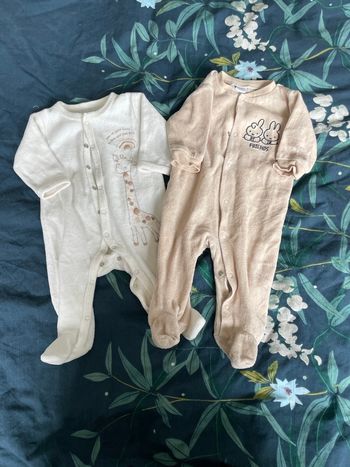 Lot 2 pyjamas 1 mois 