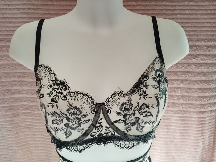 Ensemble complet porte-jarretelles - photo numéro 4