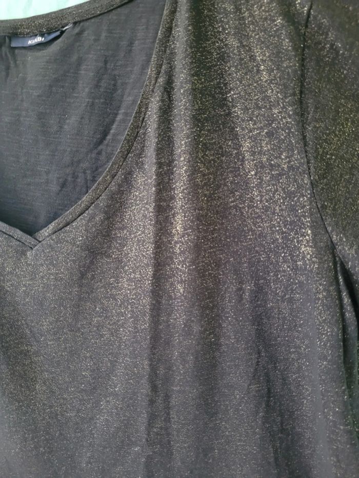 Très beua tee shirt noir et doré - photo numéro 2