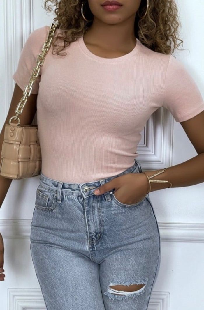 Tee-shirts moulant rose