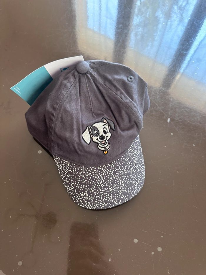 Casquette disney 101 dalmatiens 49/50 2 ans