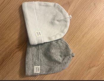 Bonnet naissance Neuf jamais porté