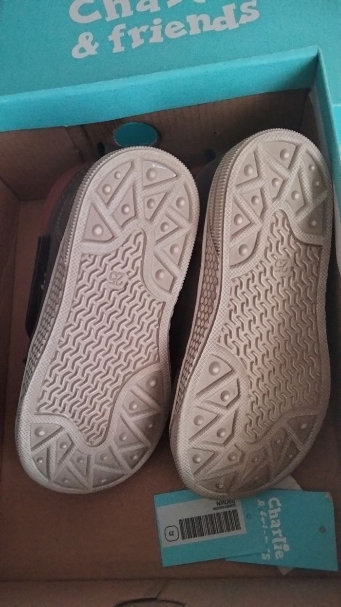 Chaussures Charlie and Friends taille 25 - photo numéro 5