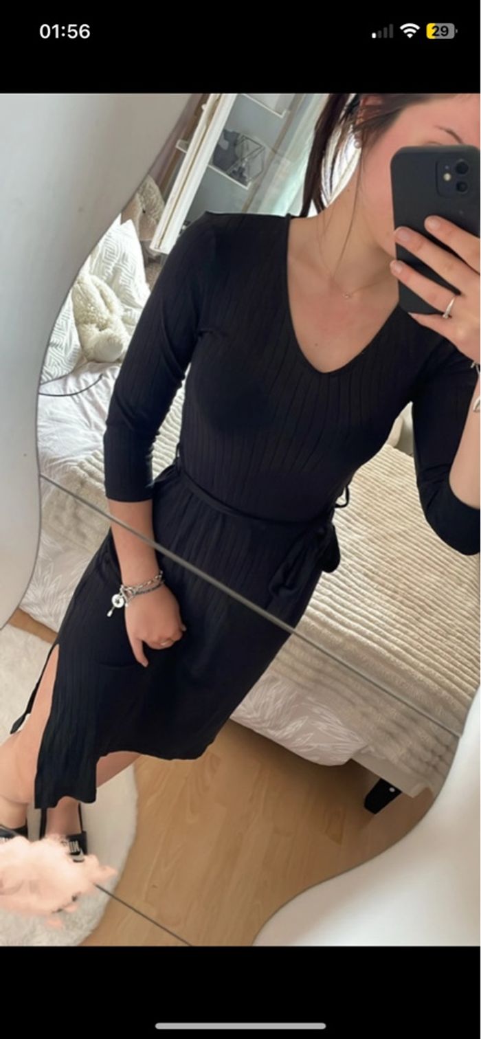 Robe mi longue noir - photo numéro 3