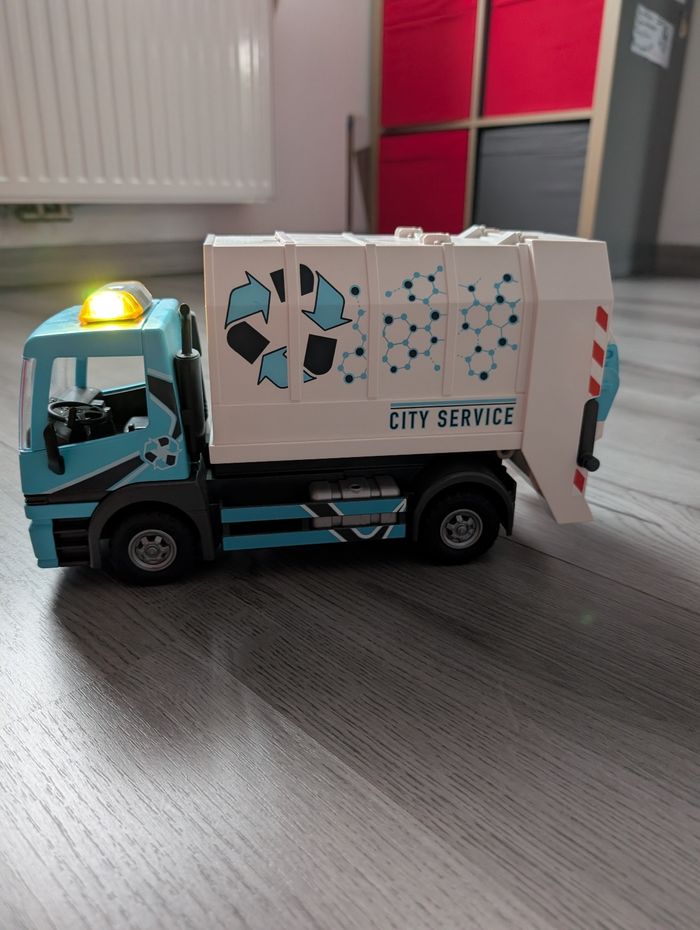 Playmobil 70885 city life camion poubelles - photo numéro 2