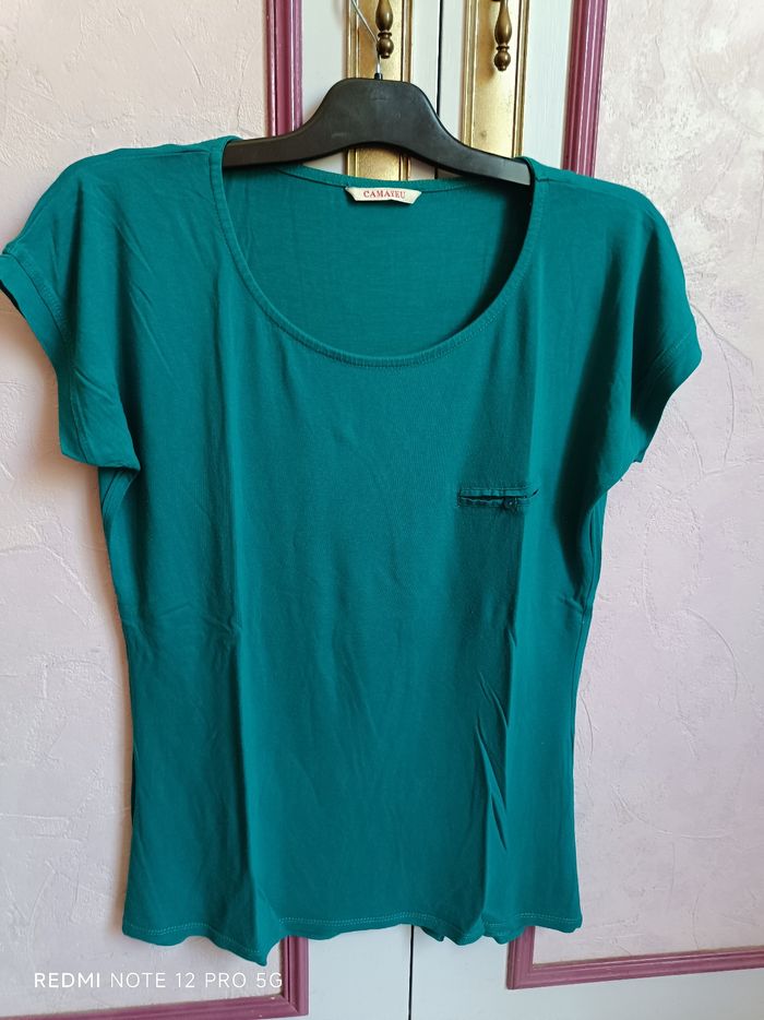 Haut " Camaïeu" vert en T.3 (40/42) - photo numéro 2