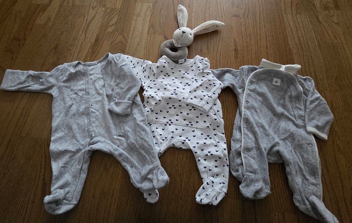 Lot 3 pyjamas chaud bout chou 1 mois - photo numéro 2