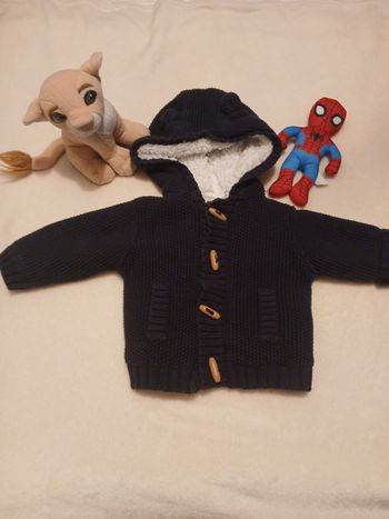 Gilet garçon 6 mois tres bon état 