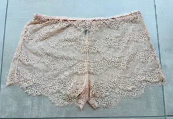 Magnifique short en dentelle rose pale nude Undiz neuf