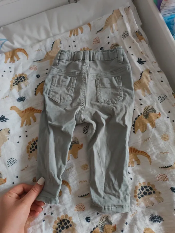 Pantalon vert d'eau Kiabi 12 mois excellent état - photo numéro 4