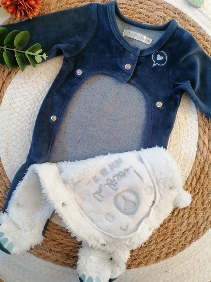 Pyjama velours une pièce - 1 mois - photo numéro 3