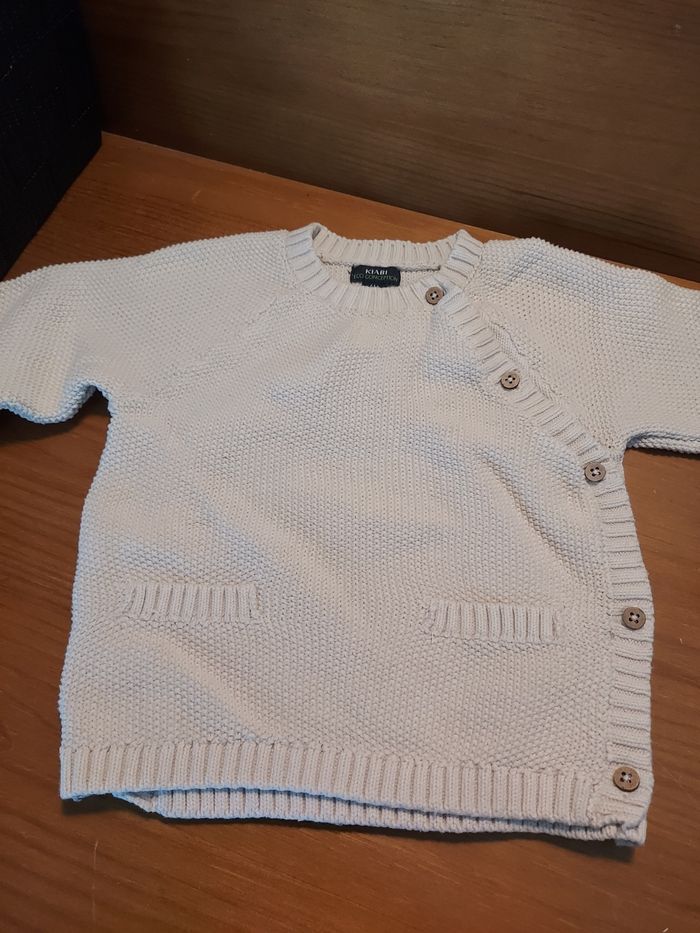 Lot de 4 pulls 1 gilet 1 veste taille 6 mois 68 - photo numéro 2