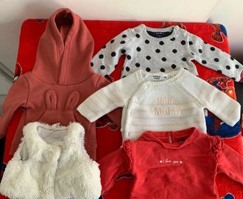 Lot 5 pulls bébé 