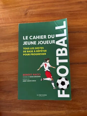 Livre le cahier du jeune joueur football