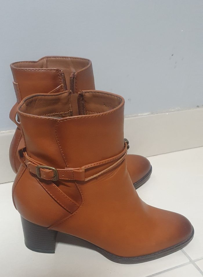 Bottine en cuir camel