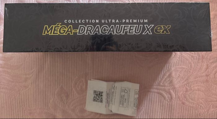 Coffret Pokémon ultra premium mega dracaufeu - photo numéro 3