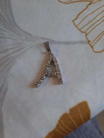 Pendentif lettre A