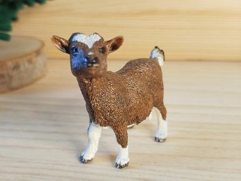 Schleich chèvre marron et blanche Figurine animal de la ferme