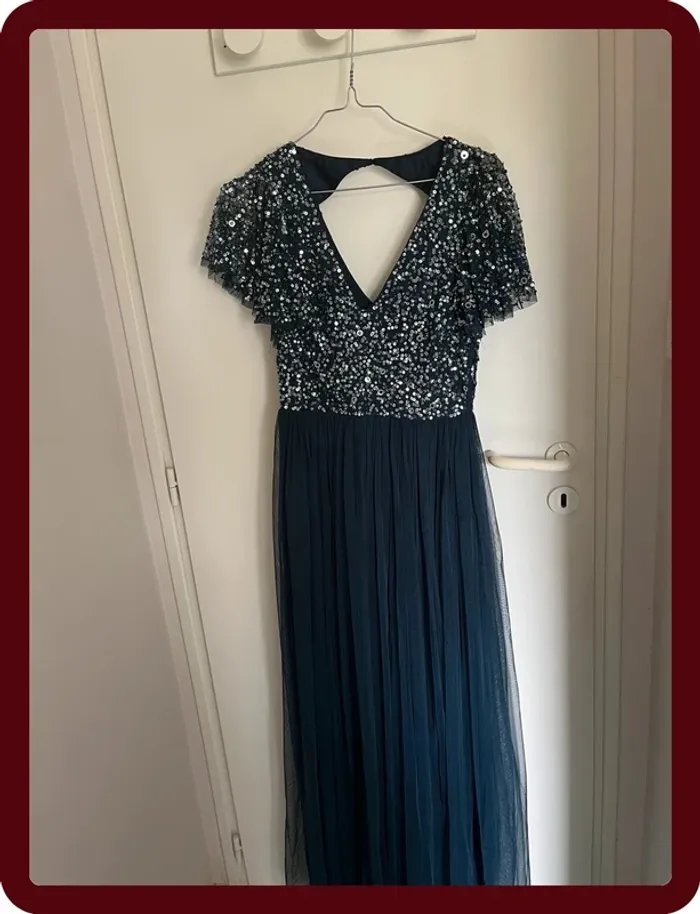 Jolie robe à sequins