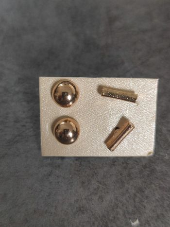 Lot de 2 paires de boucles d'oreilles fantaisie clous métal doré boule et barre