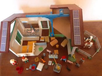 Ferme playmobil avec animaux, personnages et accessoires