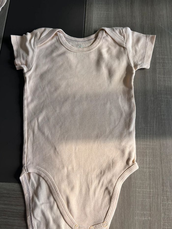 Lot bodys 18 mois MC + jean slim 18 mois - photo numéro 4