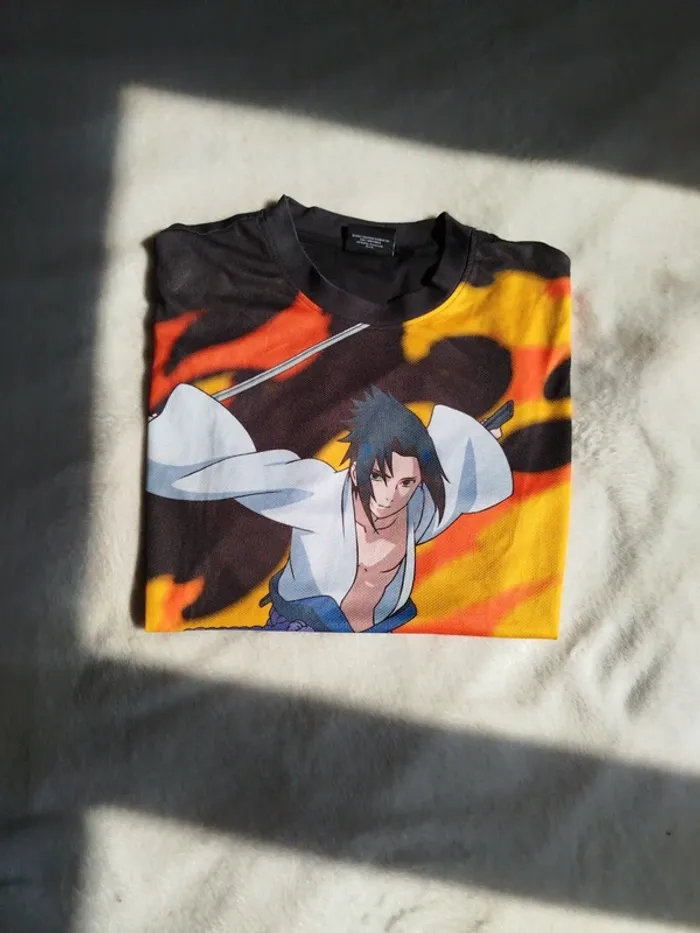 T-shirt Sasuke Primark taille M