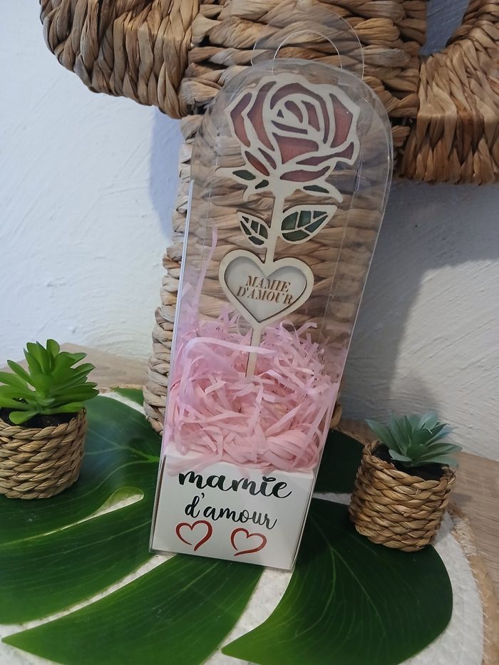 Rose éternelle en bois fêtes des mamies - photo numéro 2