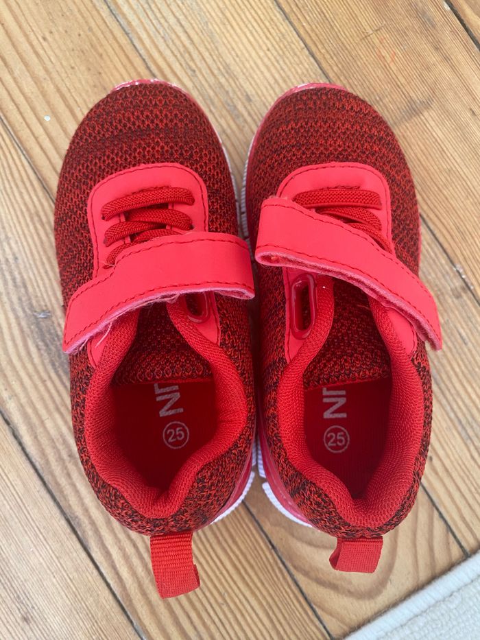 Baskets rouge taille 25 - photo numéro 4