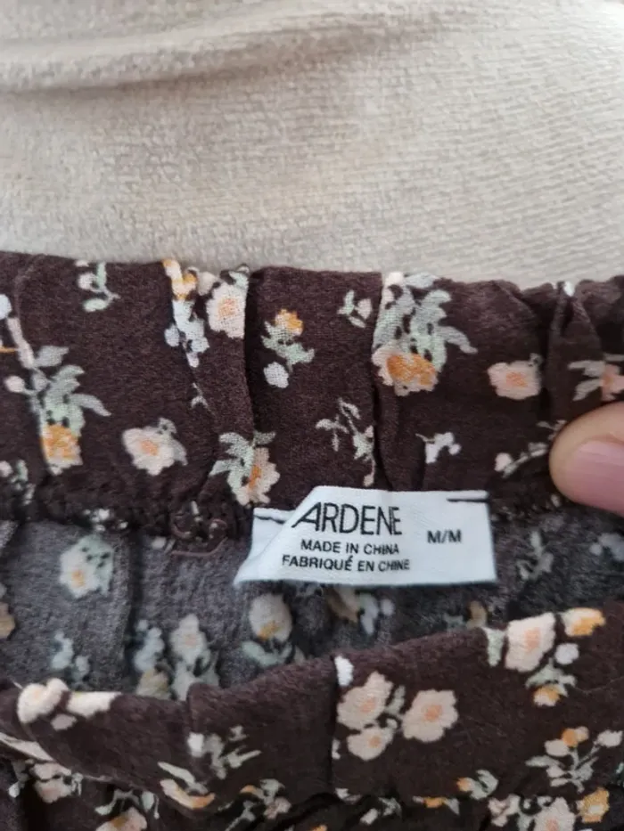 Jupe fleurie ardene taille M marron neuve avec étiquette - photo numéro 2