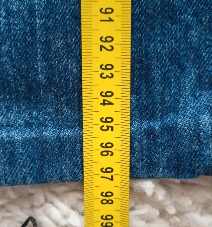 Jean Levi's bleu Taille 52 FR raccourci en L30 - photo numéro 13