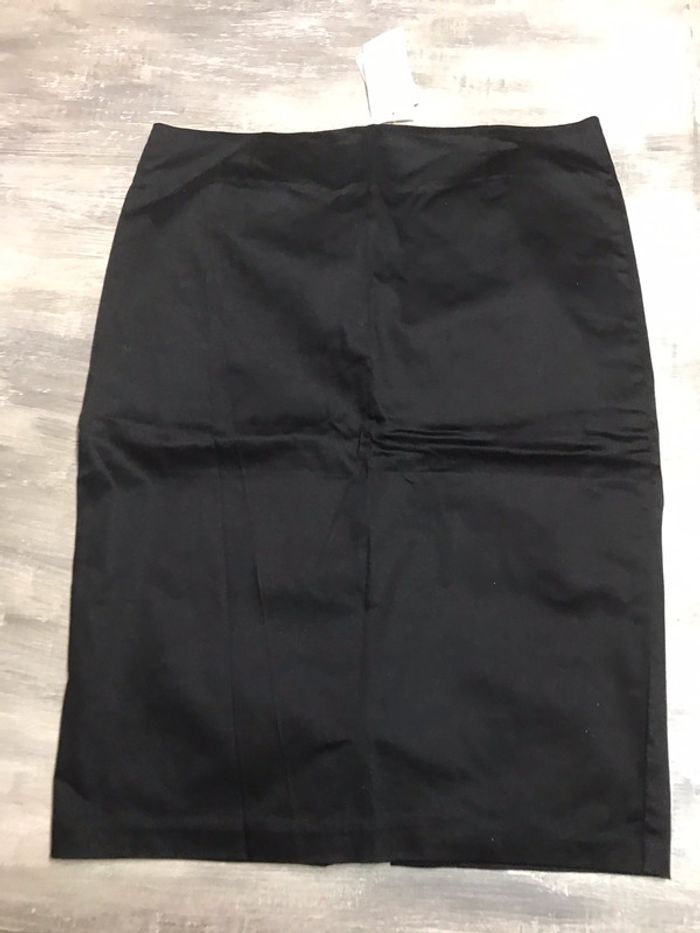 Jupe noire - photo numéro 2
