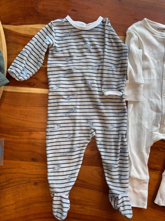 Lot pyjamas 12mois - photo numéro 4