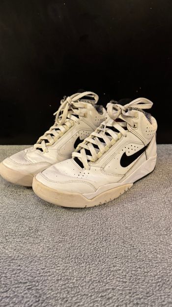 Chaussures nike Air max flight 38,5 (sans boite