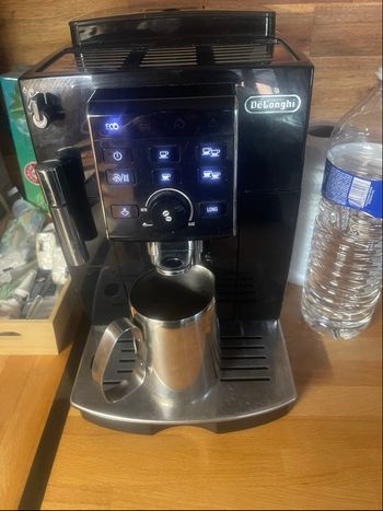 Cafetière delonghi magnifica S 