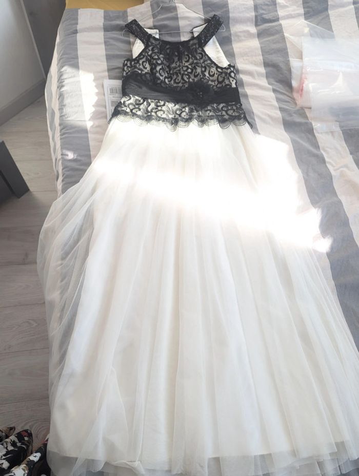 Magnifique, robe de mariée, noire et blanche taille 42 44 - photo numéro 12