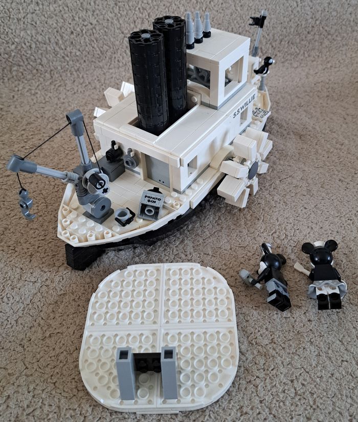 Lego Ideas set 21317 Steamboat Willie (Disney Mickey Mouse) - photo numéro 4