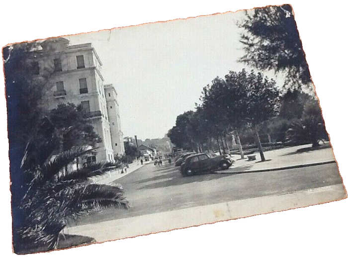 Carte postale ancienne Arcachon (Gironde) Place Carnot Perspective du Casino Mauresque