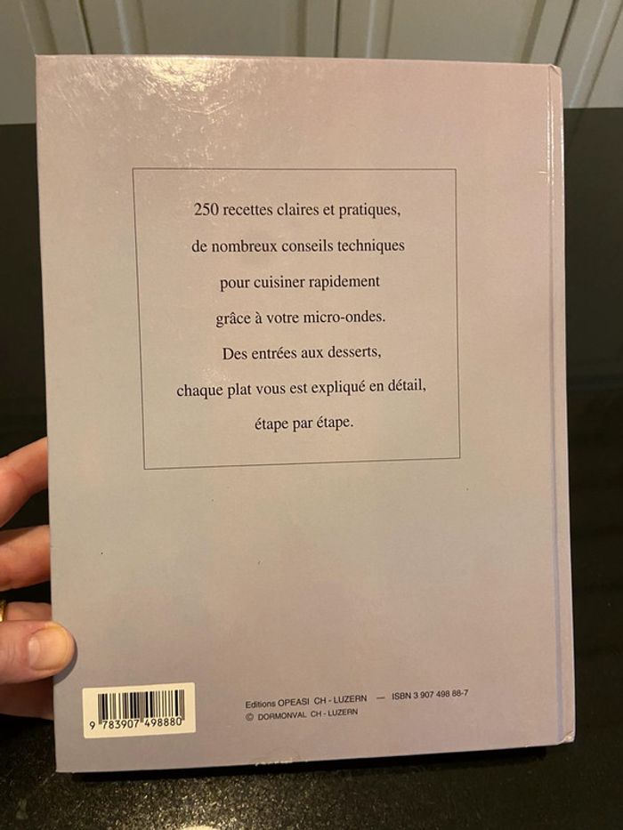Livre de cuisine « la cuisine micro-ondes » - photo numéro 2