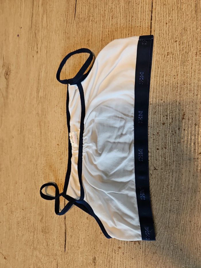 1 brassière blanche à bord bleu foncé, Dim, taille 16 ans - photo numéro 3